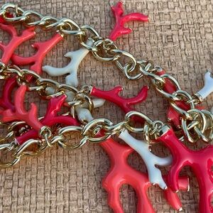 Lilly Pulitzer vintage coral  necklace pre-owned excellent condition